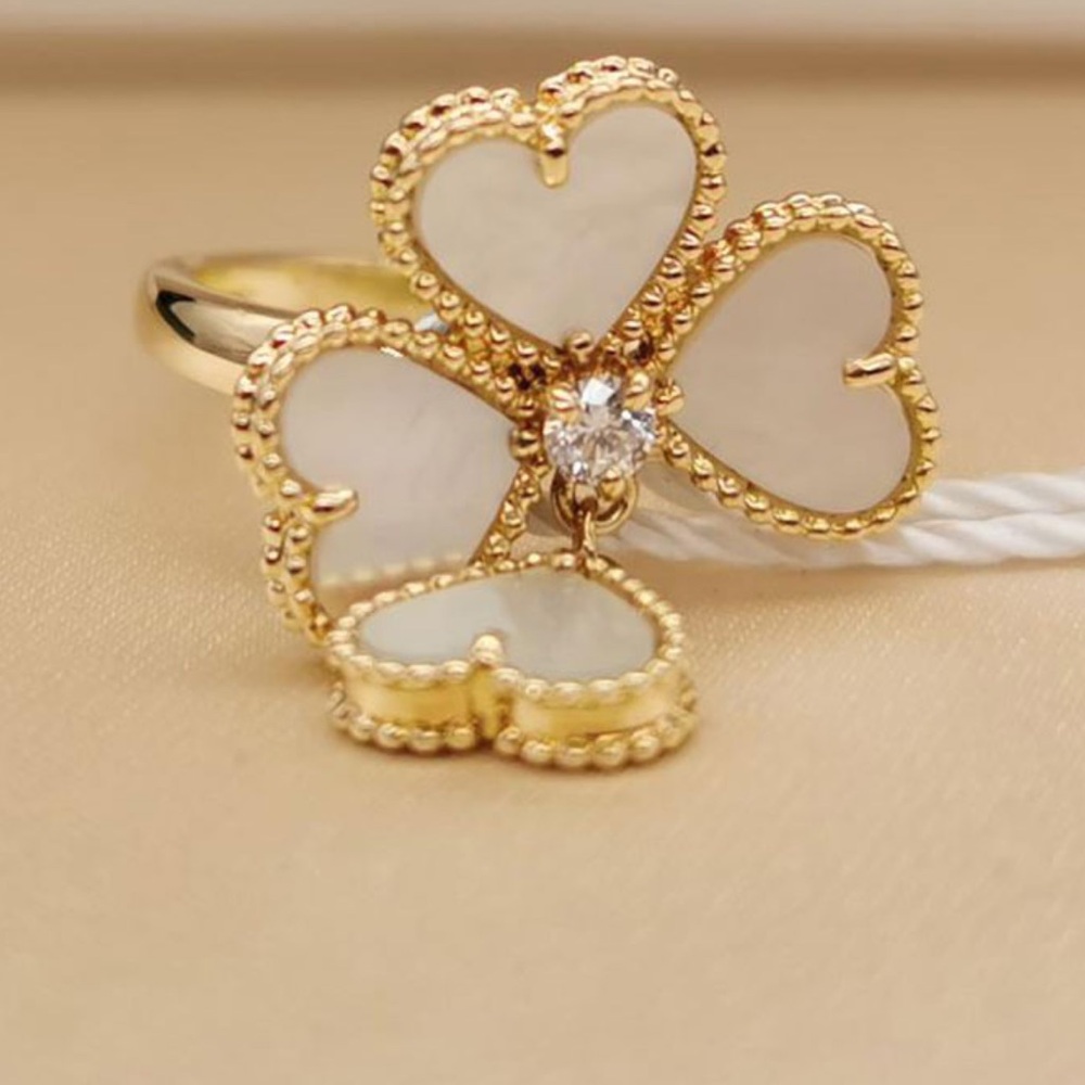 Gold and White Heart Clover Women's Ring SIZE 7